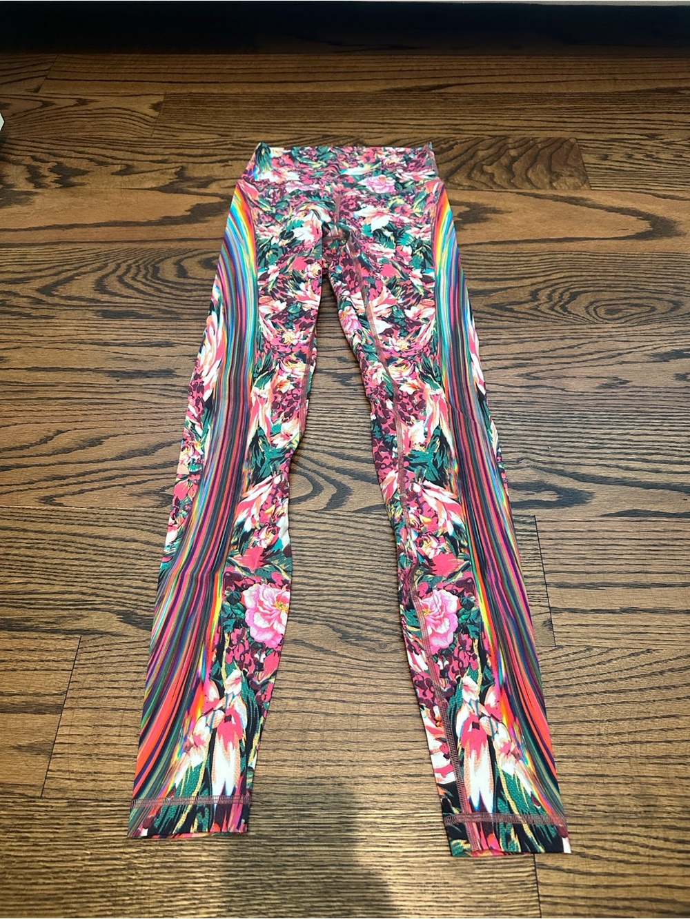 Women’s Sz. 4 Lululemon Wunder Under High Rise Rare Rainbow Leggings
